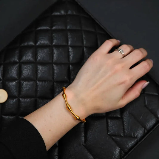 ✨ Minimalist Jewelry Looks That Still Make a Statement