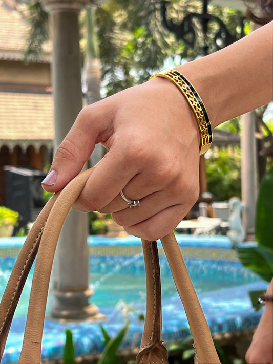 Golden Grace – A Regal Radiance for Your Wrist