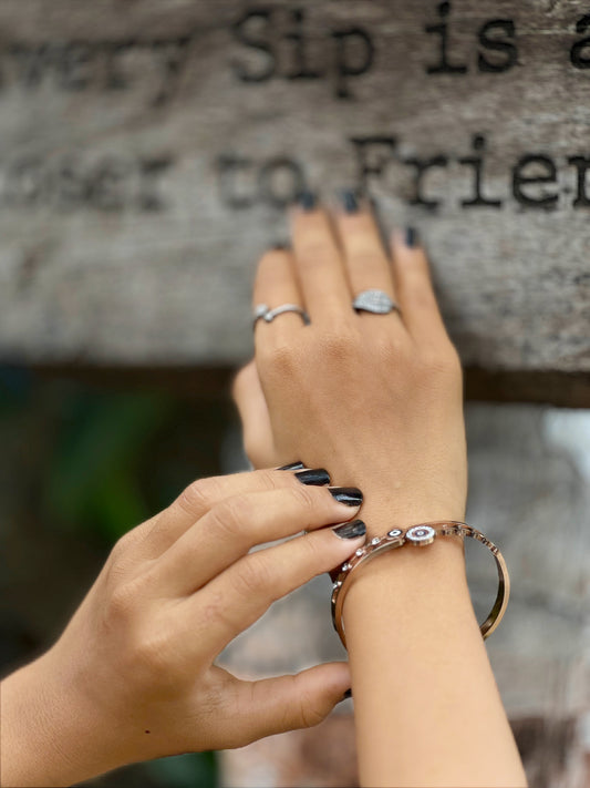 Evil Eye Bloom – Protection Meets Elegance in One Stunning Bracelet