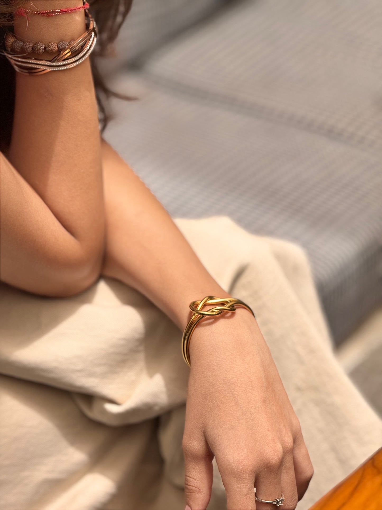 Golden Knot Cuff – A Timeless Symbol of Unbreakable Bonds
