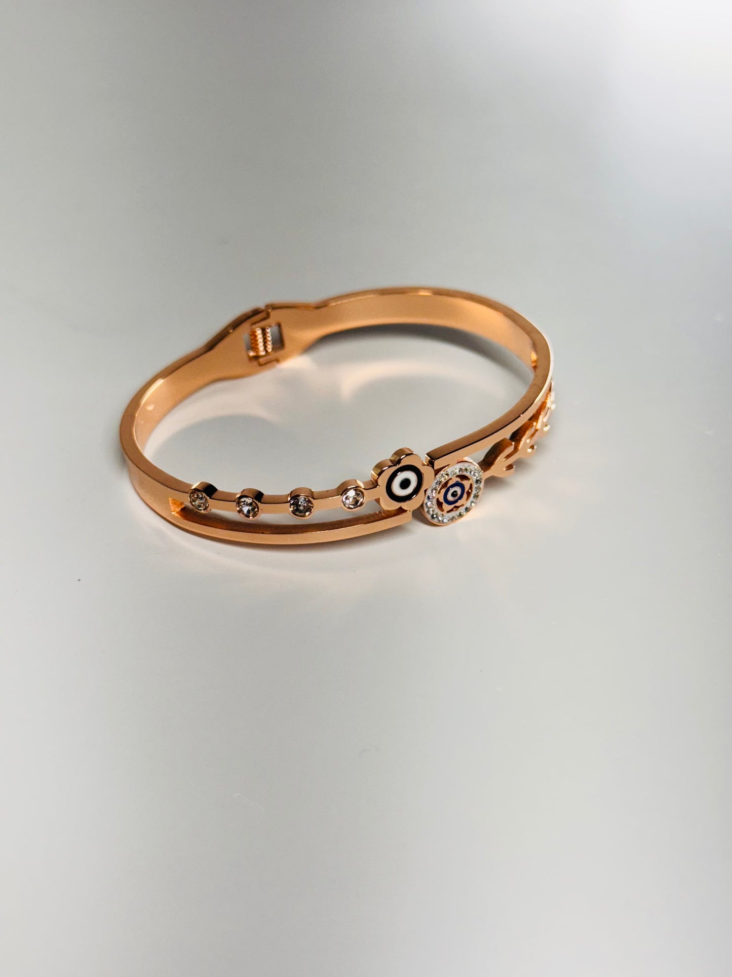 Evil Eye Bloom – Protection Meets Elegance in One Stunning Bracelet